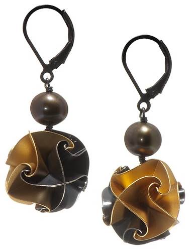 chihiro makio jewelry:  precious little artworks you can wear